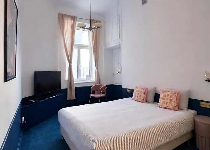 Nocleg ze śniadaniem 4th Floor Warszawa