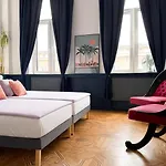 4th Floor Bed & Breakfast