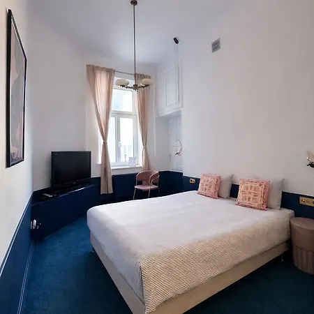 Bed & Breakfast 4th Floor Warszawa