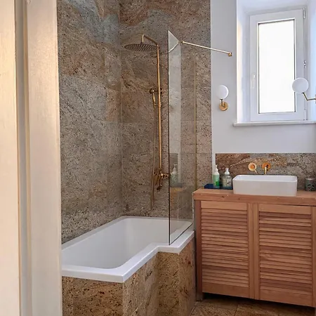 Bed & Breakfast 4th Floor Warszawa