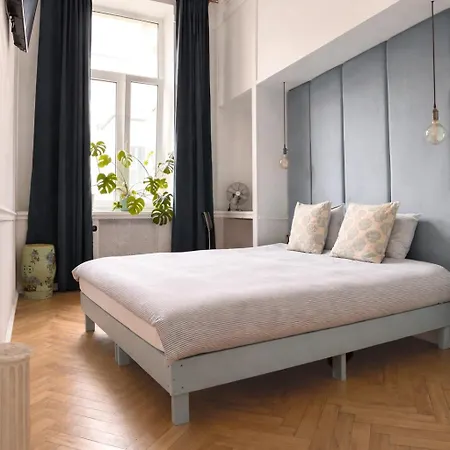 4th Floor 3* Warszawa