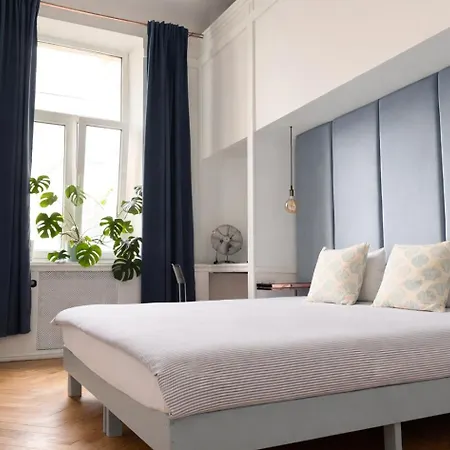 4th Floor Bed & Breakfast Warszawa