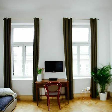 4th Floor 3* Warsaw