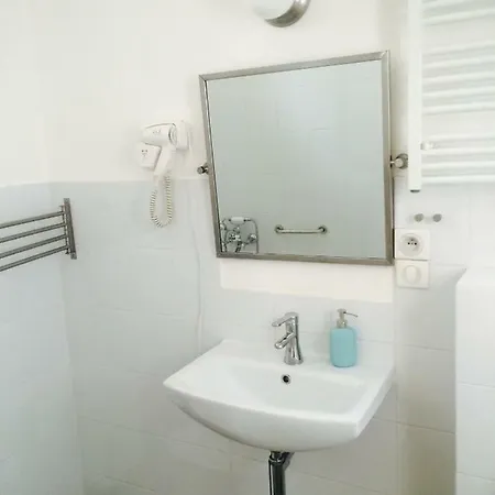 4th Floor Bed & Breakfast Warsaw