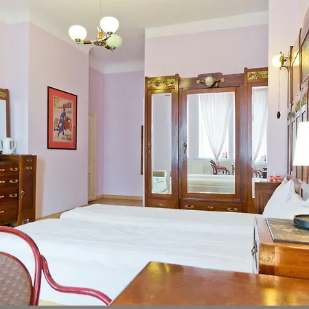 4th Floor Bed & Breakfast