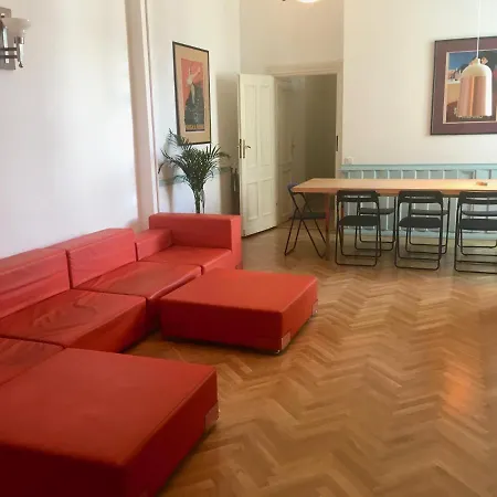 Panzió 4th Floor 4*